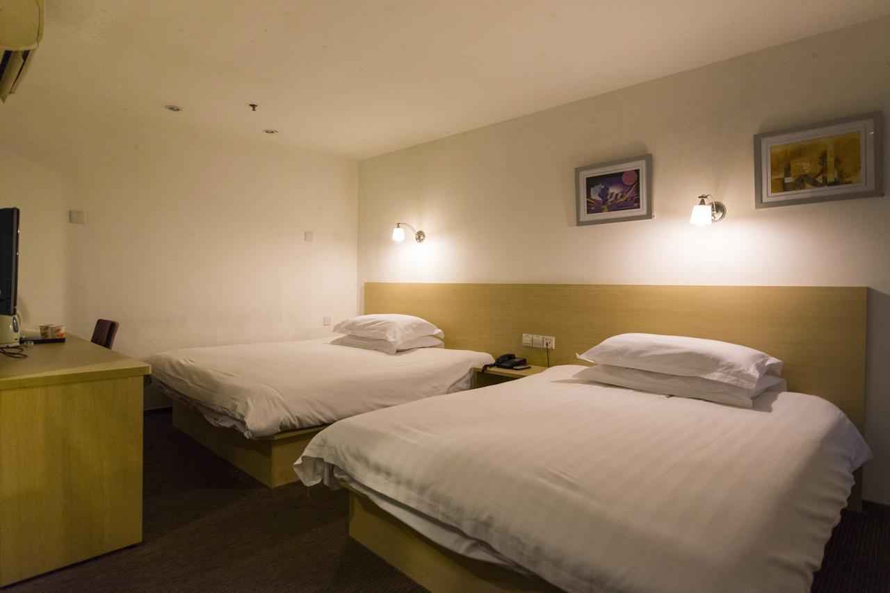 Motel Chongqing Jiefangbai Hongyadong Pedestrian Street المظهر الخارجي الصورة