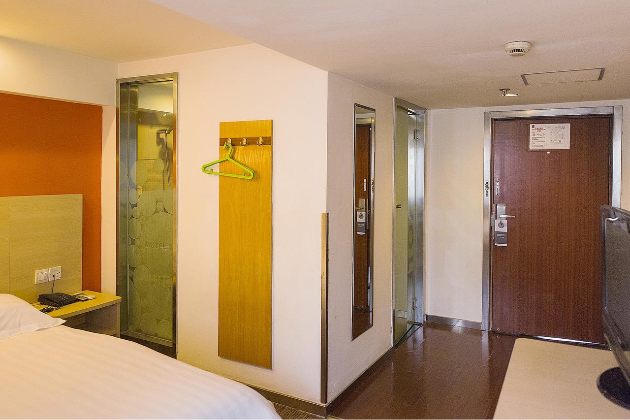 Motel Chongqing Jiefangbai Hongyadong Pedestrian Street المظهر الخارجي الصورة